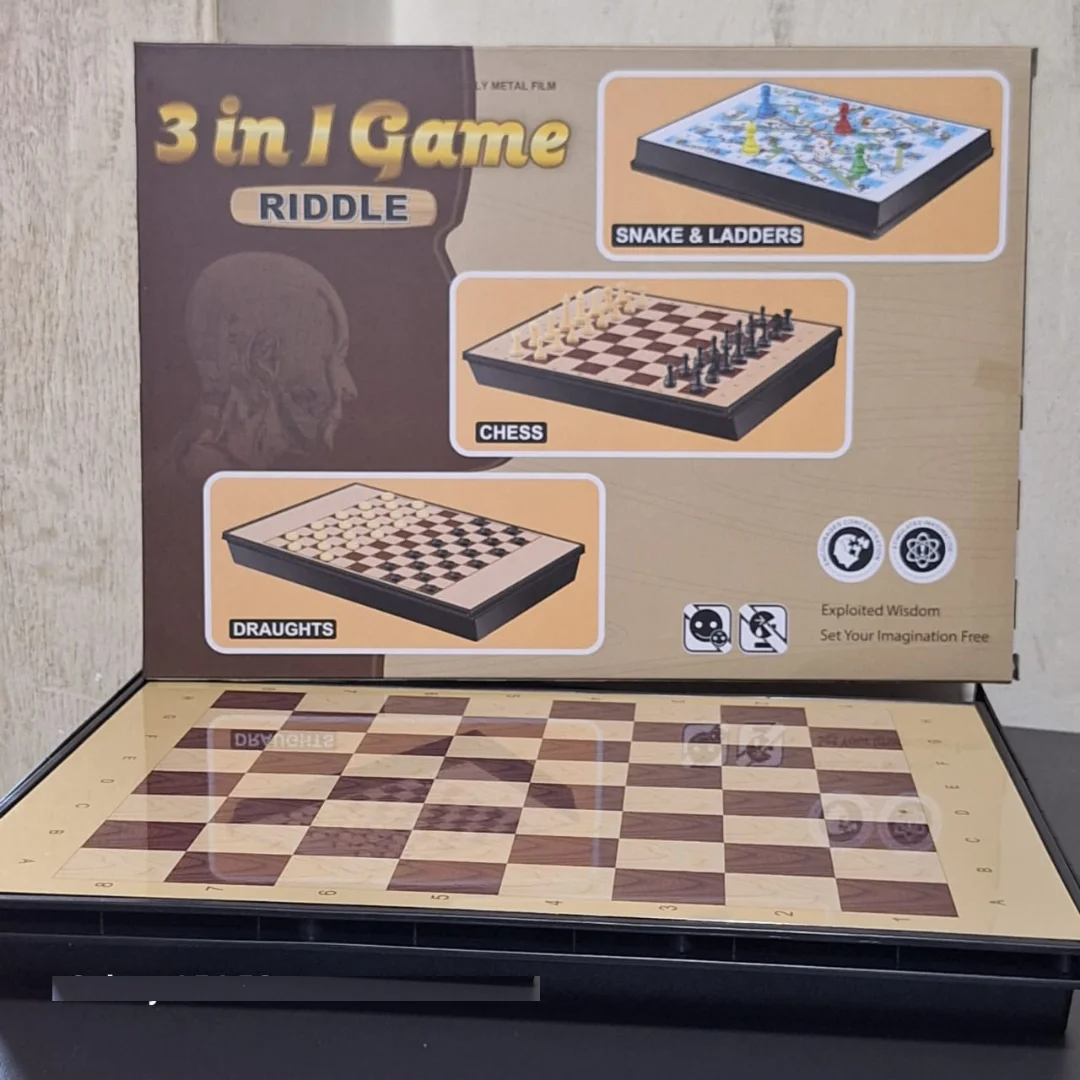 3 in 1 Game: Chess, Draughts and Snake & Ladders